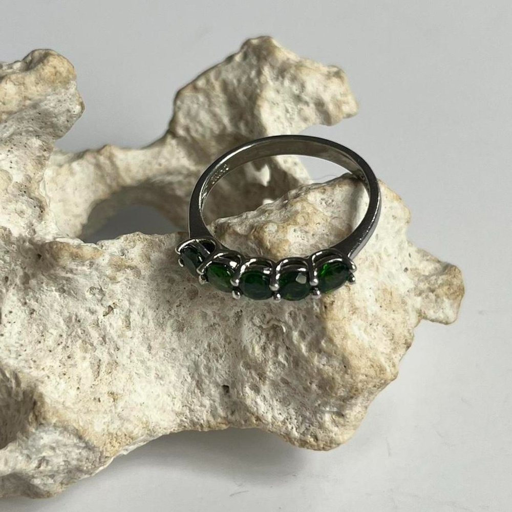 925 Sterling Silver Ring with Green Emerald Stones